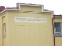 Oprava fasády školy ve Dvoře Králové nad Labem